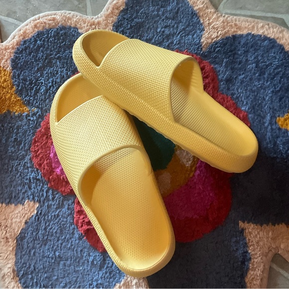 Cloud Slides like new - Picture 2 of 6